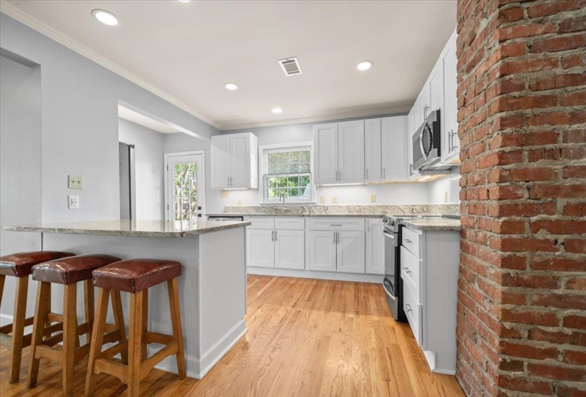 3808 OAKLEY AVE, Memphis, Tennessee 38111, 4 Bedrooms Bedrooms, 9 Rooms Rooms,2 BathroomsBathrooms,Residential,For Sale,OAKLEY,10223655