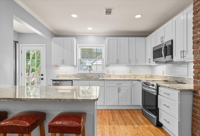 3808 OAKLEY AVE, Memphis, Tennessee 38111, 4 Bedrooms Bedrooms, 9 Rooms Rooms,2 BathroomsBathrooms,Residential,For Sale,OAKLEY,10223655