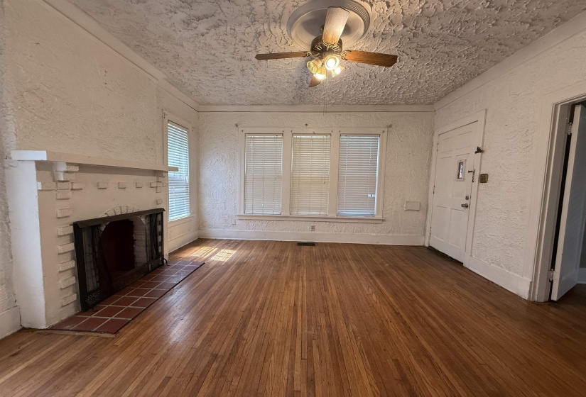 1486 VOLLINTINE AVE, Memphis, Tennessee 38107, 3 Bedrooms Bedrooms, 7 Rooms Rooms,1 BathroomBathrooms,Residential,For Sale,VOLLINTINE,10223657
