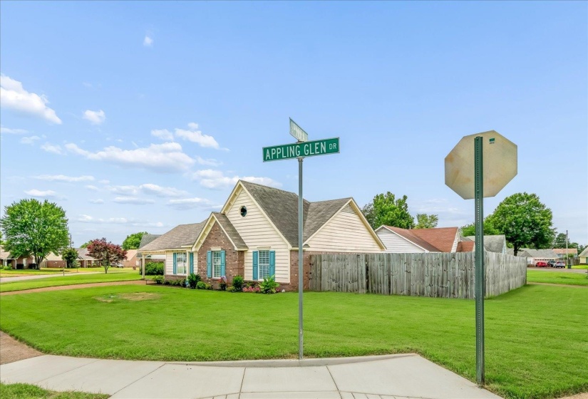 2597 APPLING GLEN DR, Memphis, Tennessee 38133, 3 Bedrooms Bedrooms, 5 Rooms Rooms,2 BathroomsBathrooms,Residential,For Sale,APPLING GLEN,10223660