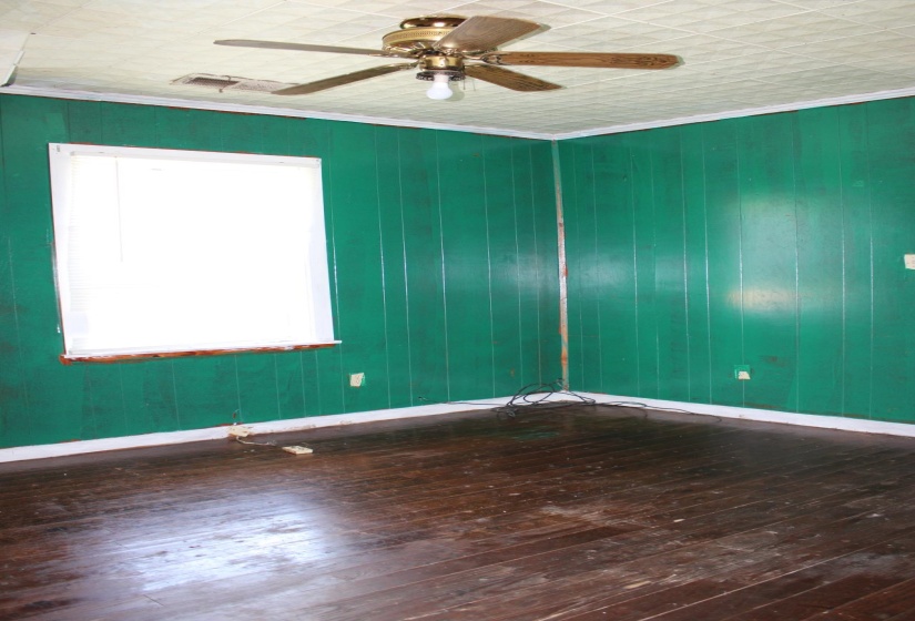314 TIPTON ST, Tiptonville, Tennessee 38079, 3 Bedrooms Bedrooms, 7 Rooms Rooms,1 BathroomBathrooms,Residential,For Sale,TIPTON,10223663