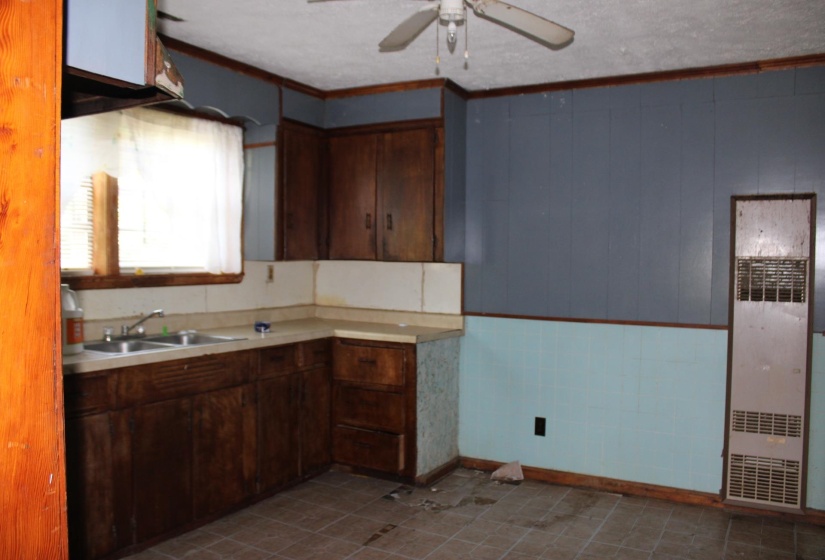 314 TIPTON ST, Tiptonville, Tennessee 38079, 3 Bedrooms Bedrooms, 7 Rooms Rooms,1 BathroomBathrooms,Residential,For Sale,TIPTON,10223663