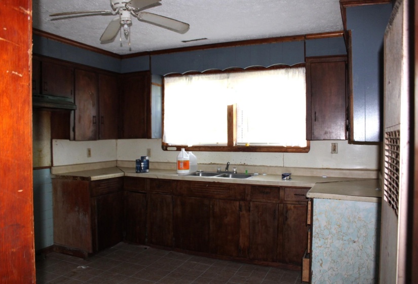 314 TIPTON ST, Tiptonville, Tennessee 38079, 3 Bedrooms Bedrooms, 7 Rooms Rooms,1 BathroomBathrooms,Residential,For Sale,TIPTON,10223663