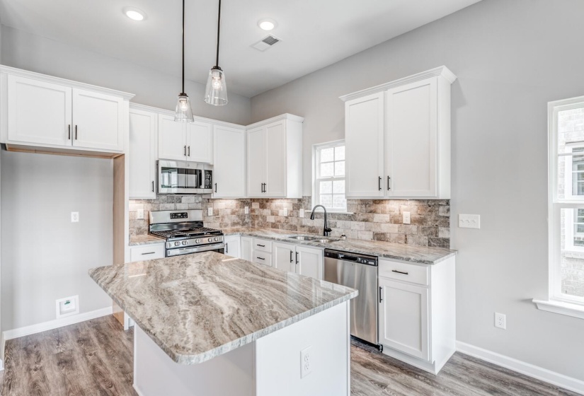 90 BLUE DR, Oakland, Tennessee 38060, 4 Bedrooms Bedrooms, 7 Rooms Rooms,3 BathroomsBathrooms,Residential,For Sale,BLUE,10223675