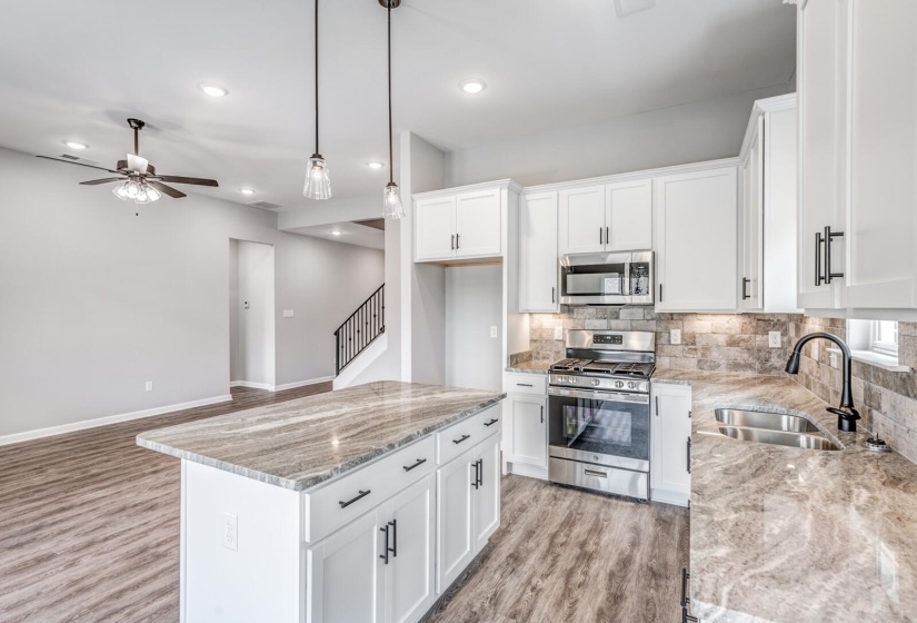 90 BLUE DR, Oakland, Tennessee 38060, 4 Bedrooms Bedrooms, 7 Rooms Rooms,3 BathroomsBathrooms,Residential,For Sale,BLUE,10223675