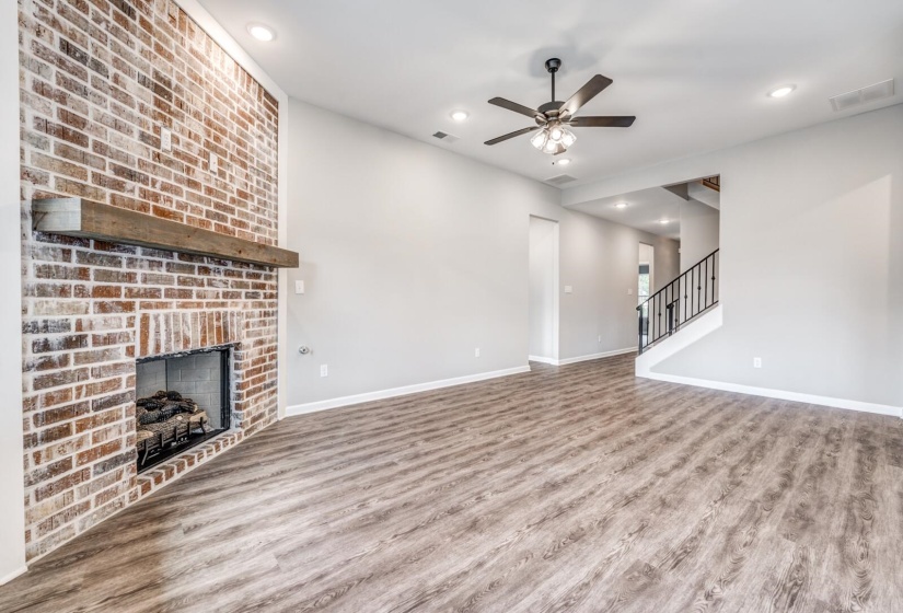 90 BLUE DR, Oakland, Tennessee 38060, 4 Bedrooms Bedrooms, 7 Rooms Rooms,3 BathroomsBathrooms,Residential,For Sale,BLUE,10223675
