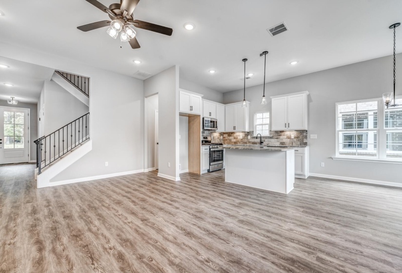 90 BLUE DR, Oakland, Tennessee 38060, 4 Bedrooms Bedrooms, 7 Rooms Rooms,3 BathroomsBathrooms,Residential,For Sale,BLUE,10223675