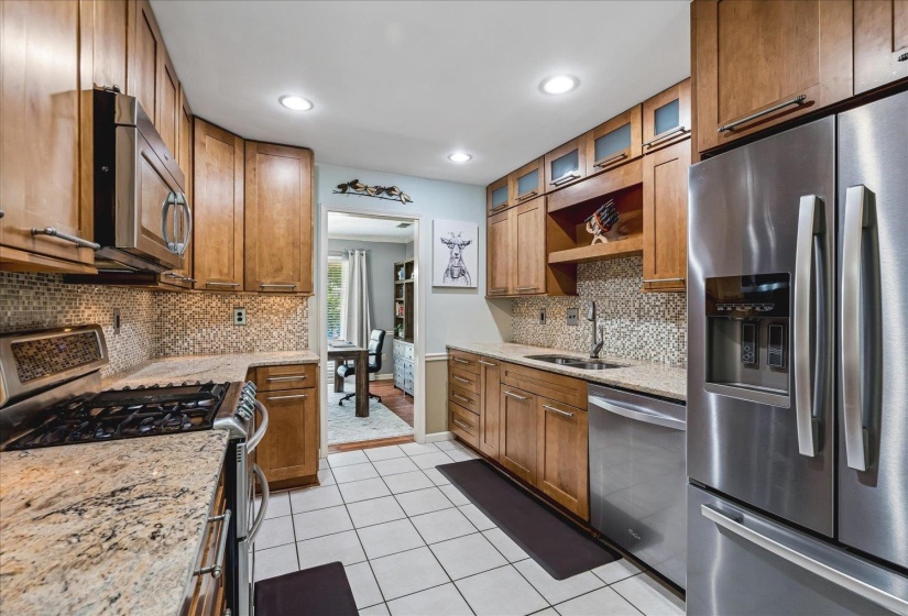 2309 HICKORY PATH DR, Cordova, Tennessee 38016, 3 Bedrooms Bedrooms, 7 Rooms Rooms,2.1 BathroomsBathrooms,Residential,For Sale,HICKORY PATH,10223676