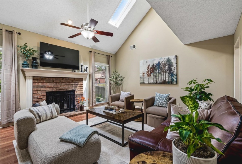 2309 HICKORY PATH DR, Cordova, Tennessee 38016, 3 Bedrooms Bedrooms, 7 Rooms Rooms,2.1 BathroomsBathrooms,Residential,For Sale,HICKORY PATH,10223676