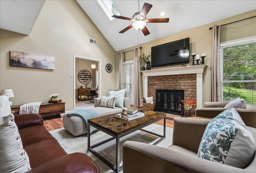 2309 HICKORY PATH DR, Cordova, Tennessee 38016, 3 Bedrooms Bedrooms, 7 Rooms Rooms,2.1 BathroomsBathrooms,Residential,For Sale,HICKORY PATH,10223676