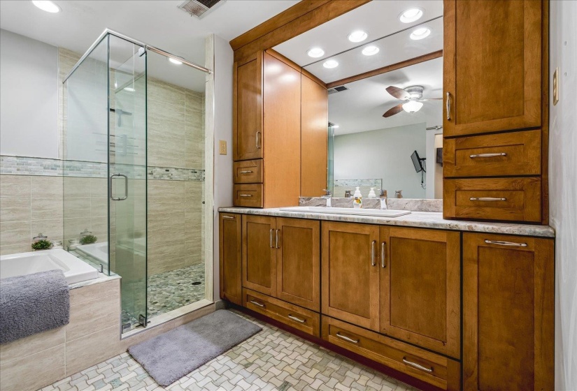 2309 HICKORY PATH DR, Cordova, Tennessee 38016, 3 Bedrooms Bedrooms, 7 Rooms Rooms,2.1 BathroomsBathrooms,Residential,For Sale,HICKORY PATH,10223676
