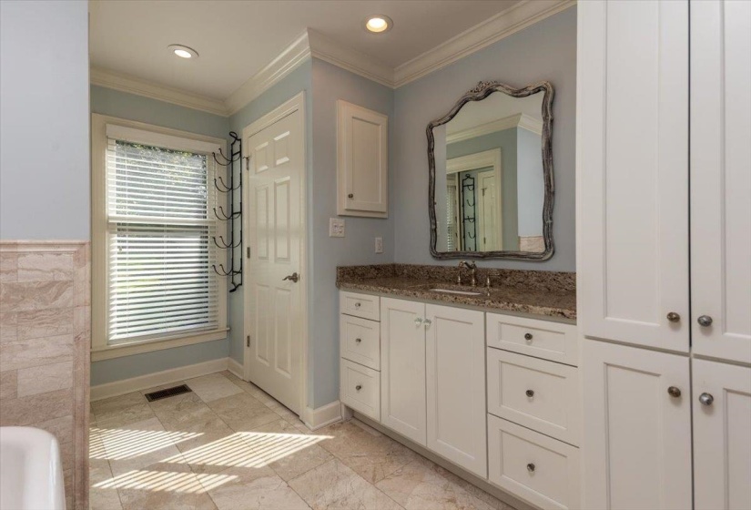 2608 HOLLY SPRING DR, Germantown, Tennessee 38138, 5 Bedroom Bedrooms, 10 Room Rooms,4.1 BathroomBathrooms,Residential,For Sale,HOLLY SPRING,0,10223679