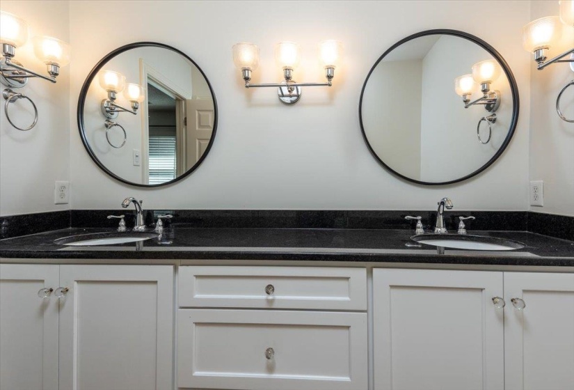 2608 HOLLY SPRING DR, Germantown, Tennessee 38138, 5 Bedroom Bedrooms, 10 Room Rooms,4.1 BathroomBathrooms,Residential,For Sale,HOLLY SPRING,0,10223679
