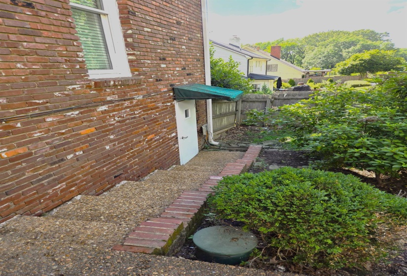 2608 HOLLY SPRING DR, Germantown, Tennessee 38138, 5 Bedroom Bedrooms, 10 Room Rooms,4.1 BathroomBathrooms,Residential,For Sale,HOLLY SPRING,0,10223679