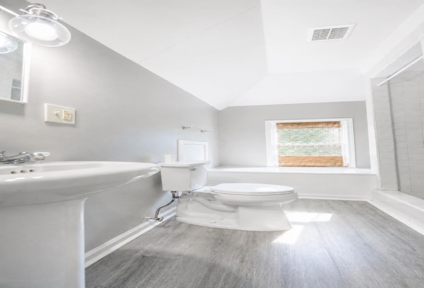 31 CENTURY ST, Memphis, Tennessee 38111, 3 Bedroom Bedrooms, 7 Room Rooms,2 BathroomBathrooms,Residential,For Sale,CENTURY,0,10223680