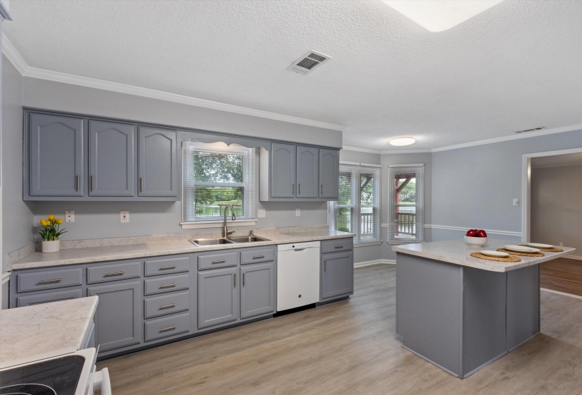10552 EIDER CV, Collierville, Tennessee 38017, 4 Bedrooms Bedrooms, 7 Rooms Rooms,2.1 BathroomsBathrooms,Residential,For Sale,EIDER,10223685