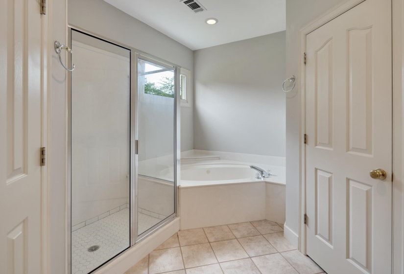 2004 HOUSTON WAY, Collierville, Tennessee 38139, 4 Bedrooms Bedrooms, 11 Rooms Rooms,3.1 BathroomsBathrooms,Residential,For Sale,HOUSTON,10223686