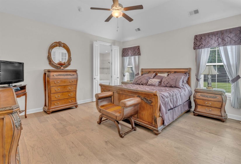 10511 LAWRENCEBURG LN, Lakeland, Tennessee 38002, 4 Bedrooms Bedrooms, 9 Rooms Rooms,3.1 BathroomsBathrooms,Residential,For Sale,LAWRENCEBURG,10223689