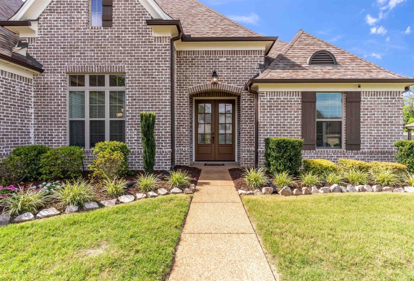 10511 LAWRENCEBURG LN, Lakeland, Tennessee 38002, 4 Bedrooms Bedrooms, 9 Rooms Rooms,3.1 BathroomsBathrooms,Residential,For Sale,LAWRENCEBURG,10223689