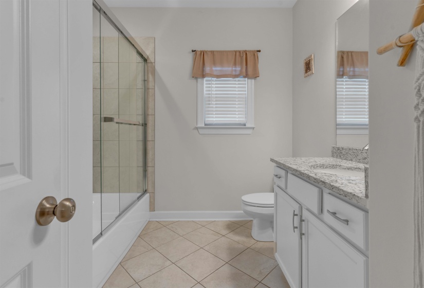 10511 LAWRENCEBURG LN, Lakeland, Tennessee 38002, 4 Bedrooms Bedrooms, 9 Rooms Rooms,3.1 BathroomsBathrooms,Residential,For Sale,LAWRENCEBURG,10223689