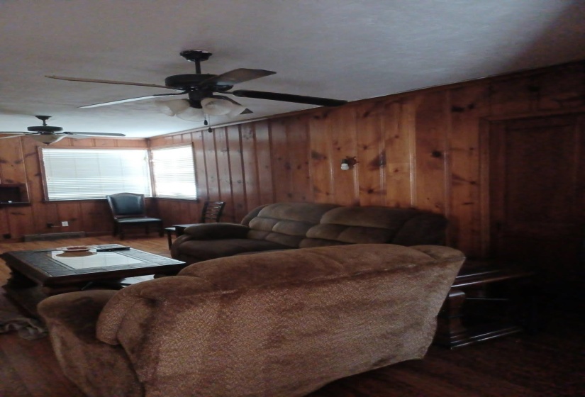 1351 MALLORY AVE, Memphis, Tennessee 38106, 4 Bedrooms Bedrooms, 8 Rooms Rooms,2 BathroomsBathrooms,Residential,For Sale,MALLORY,10223690