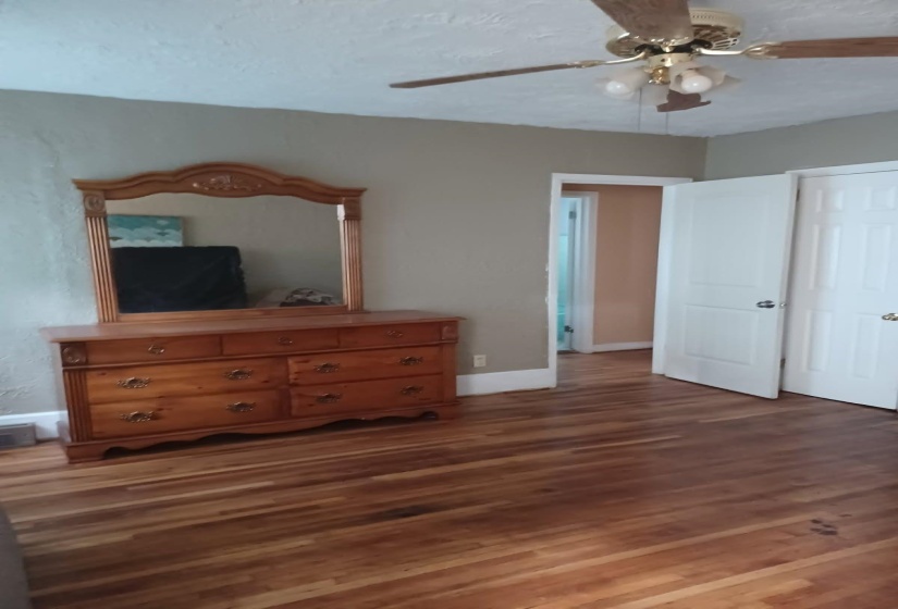 1351 MALLORY AVE, Memphis, Tennessee 38106, 4 Bedrooms Bedrooms, 8 Rooms Rooms,2 BathroomsBathrooms,Residential,For Sale,MALLORY,10223690