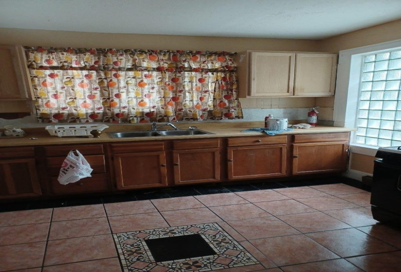 1351 MALLORY AVE, Memphis, Tennessee 38106, 4 Bedrooms Bedrooms, 8 Rooms Rooms,2 BathroomsBathrooms,Residential,For Sale,MALLORY,10223690