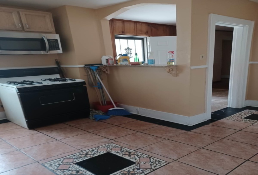 1351 MALLORY AVE, Memphis, Tennessee 38106, 4 Bedrooms Bedrooms, 8 Rooms Rooms,2 BathroomsBathrooms,Residential,For Sale,MALLORY,10223690