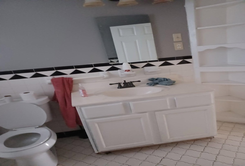1351 MALLORY AVE, Memphis, Tennessee 38106, 4 Bedrooms Bedrooms, 8 Rooms Rooms,2 BathroomsBathrooms,Residential,For Sale,MALLORY,10223690