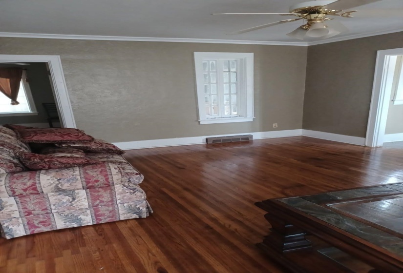 1351 MALLORY AVE, Memphis, Tennessee 38106, 4 Bedrooms Bedrooms, 8 Rooms Rooms,2 BathroomsBathrooms,Residential,For Sale,MALLORY,10223690