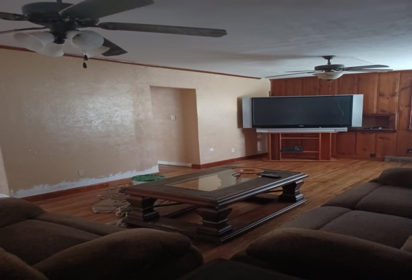 1351 MALLORY AVE, Memphis, Tennessee 38106, 4 Bedrooms Bedrooms, 8 Rooms Rooms,2 BathroomsBathrooms,Residential,For Sale,MALLORY,10223690
