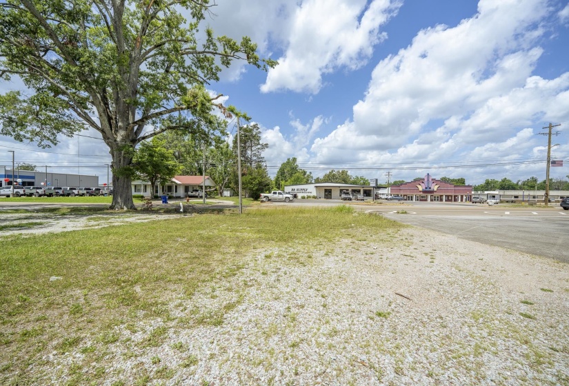 445 FLORENCE RD, Savannah, Tennessee 38372, 0 , 0 ,0,Commercial/industrial,For Sale,FLORENCE,0,10223741