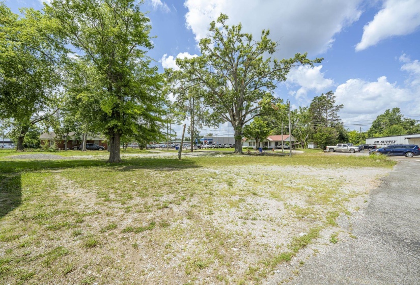 445 FLORENCE RD, Savannah, Tennessee 38372, 0 , 0 ,0,Commercial/industrial,For Sale,FLORENCE,0,10223741