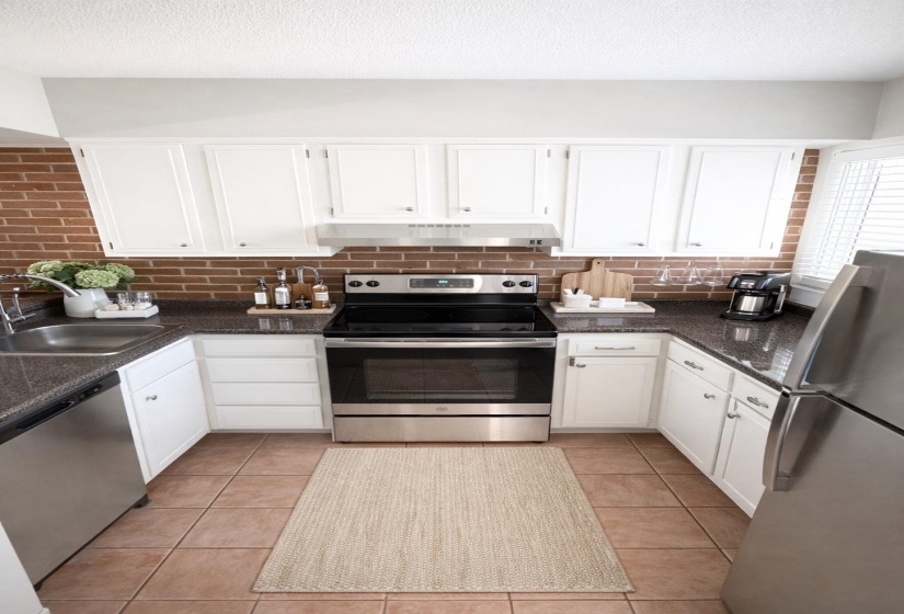766 ROLAND ST, Memphis, Tennessee 38104, 2 Bedrooms Bedrooms, ,1.1 BathroomsBathrooms,Duplexes,For Sale,ROLAND,10223710