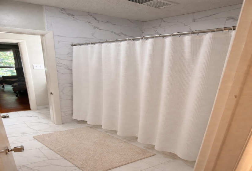 766 ROLAND ST, Memphis, Tennessee 38104, 2 Bedrooms Bedrooms, ,1.1 BathroomsBathrooms,Duplexes,For Sale,ROLAND,10223710