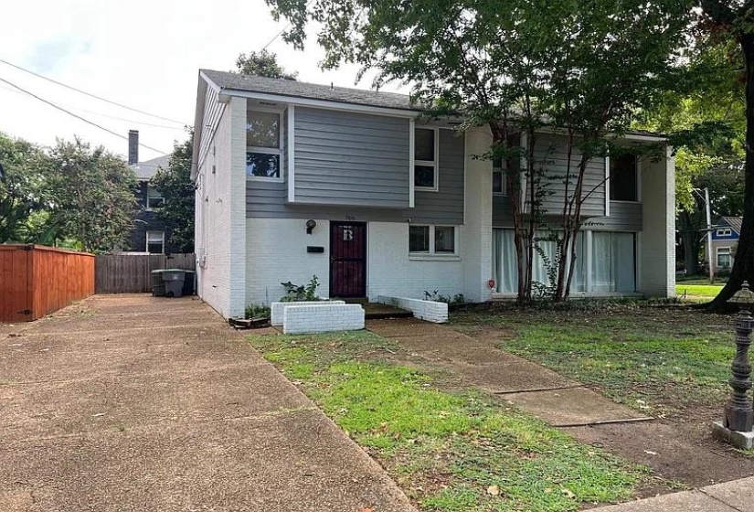 766 ROLAND ST, Memphis, Tennessee 38104, 2 Bedrooms Bedrooms, ,1.1 BathroomsBathrooms,Duplexes,For Sale,ROLAND,10223710