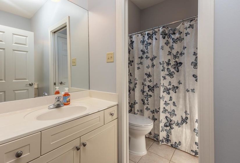 520 RIENZI DR, Memphis, Tennessee 38103, 4 Bedroom Bedrooms, 9 Room Rooms,3 BathroomBathrooms,Residential,For Sale,RIENZI,0,10223706