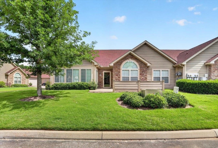 1601 SOUTHFIELD CIR, Memphis, Tennessee 38016, 2 Bedrooms Bedrooms, 6 Rooms Rooms,2 BathroomsBathrooms,Residential,For Sale,SOUTHFIELD,10223707