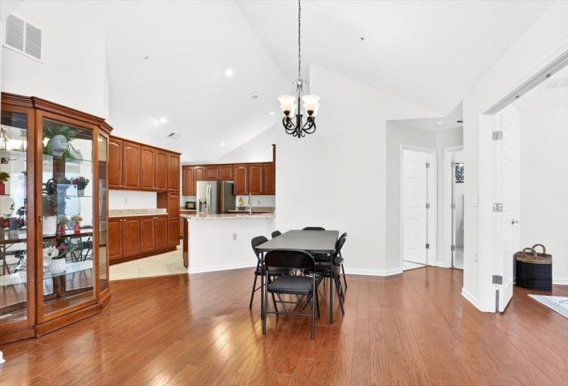 1601 SOUTHFIELD CIR, Memphis, Tennessee 38016, 2 Bedrooms Bedrooms, 6 Rooms Rooms,2 BathroomsBathrooms,Residential,For Sale,SOUTHFIELD,10223707