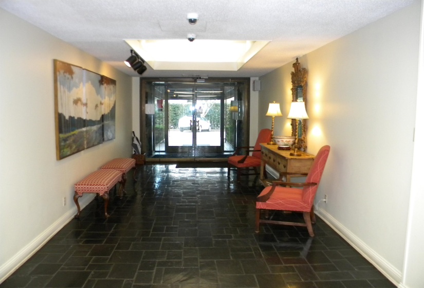 232 HIGHLAND ST, Memphis, Tennessee 38111, 1 Bedroom Bedrooms, 3 Room Rooms,1 BathroomBathrooms,Residential,For Sale,HIGHLAND,0,10223711