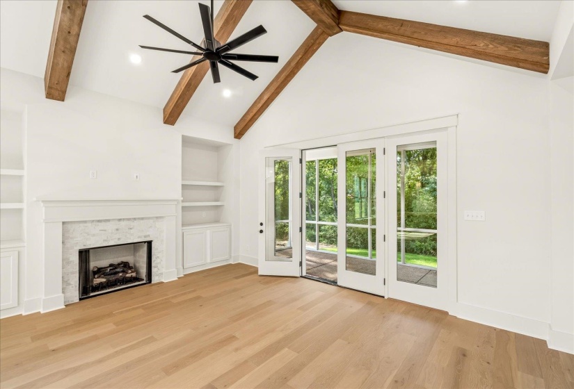 275 MOSSBERRY LN, Collierville, Tennessee 38017, 3 Bedroom Bedrooms, 10 Room Rooms,3.1 BathroomBathrooms,Residential,For Sale,MOSSBERRY,0,10223720
