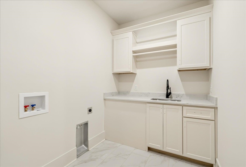 275 MOSSBERRY LN, Collierville, Tennessee 38017, 3 Bedroom Bedrooms, 10 Room Rooms,3.1 BathroomBathrooms,Residential,For Sale,MOSSBERRY,0,10223720