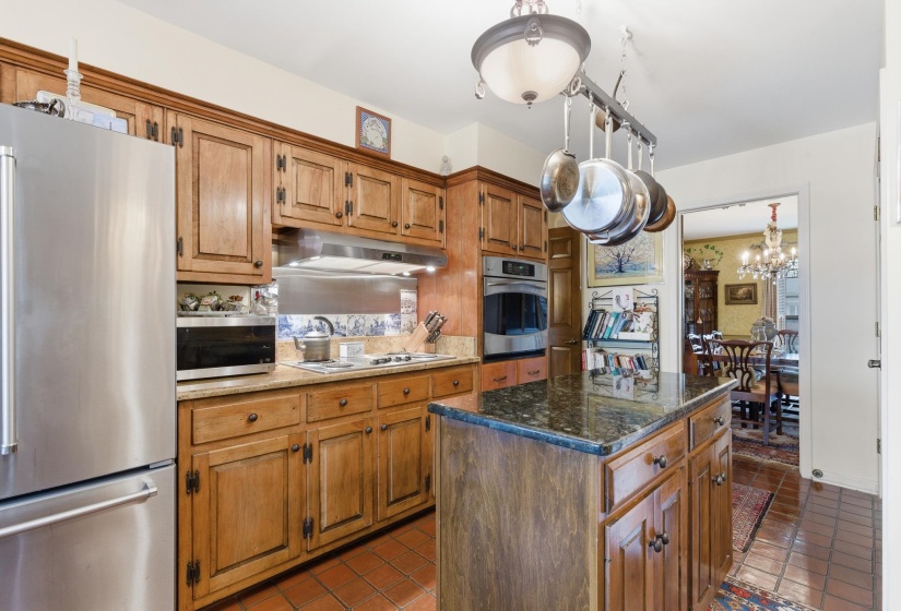 6668 MONMOUTH DR, Memphis, Tennessee 38120, 4 Bedroom Bedrooms, 8 Room Rooms,3.1 BathroomBathrooms,Residential,For Sale,MONMOUTH,0,10223736