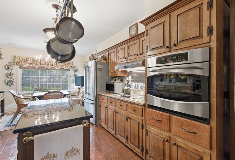 6668 MONMOUTH DR, Memphis, Tennessee 38120, 4 Bedroom Bedrooms, 8 Room Rooms,3.1 BathroomBathrooms,Residential,For Sale,MONMOUTH,0,10223736