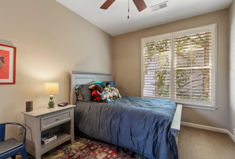 948 RIVER BREEZE DR, Memphis, Tennessee 38103, 3 Bedrooms Bedrooms, 6 Rooms Rooms,3 BathroomsBathrooms,Rental Properties,For Sale,RIVER BREEZE,10223759