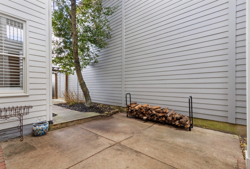 948 RIVER BREEZE DR, Memphis, Tennessee 38103, 3 Bedrooms Bedrooms, 6 Rooms Rooms,3 BathroomsBathrooms,Rental Properties,For Sale,RIVER BREEZE,10223759