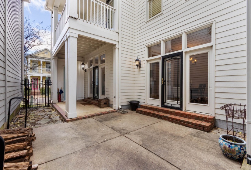 948 RIVER BREEZE DR, Memphis, Tennessee 38103, 3 Bedrooms Bedrooms, 6 Rooms Rooms,3 BathroomsBathrooms,Rental Properties,For Sale,RIVER BREEZE,10223759