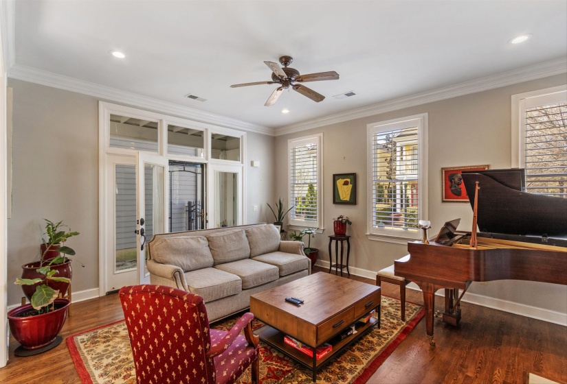 948 RIVER BREEZE DR, Memphis, Tennessee 38103, 3 Bedrooms Bedrooms, 6 Rooms Rooms,3 BathroomsBathrooms,Rental Properties,For Sale,RIVER BREEZE,10223759
