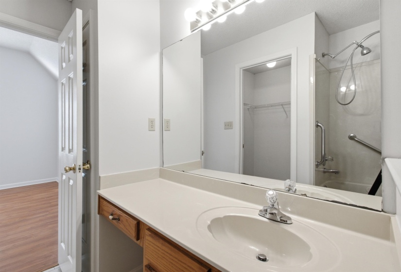 817 PECAN GARDENS CIR, Memphis, Tennessee 38122, 3 Bedrooms Bedrooms, 6 Rooms Rooms,2 BathroomsBathrooms,Residential,For Sale,PECAN GARDENS,10223296
