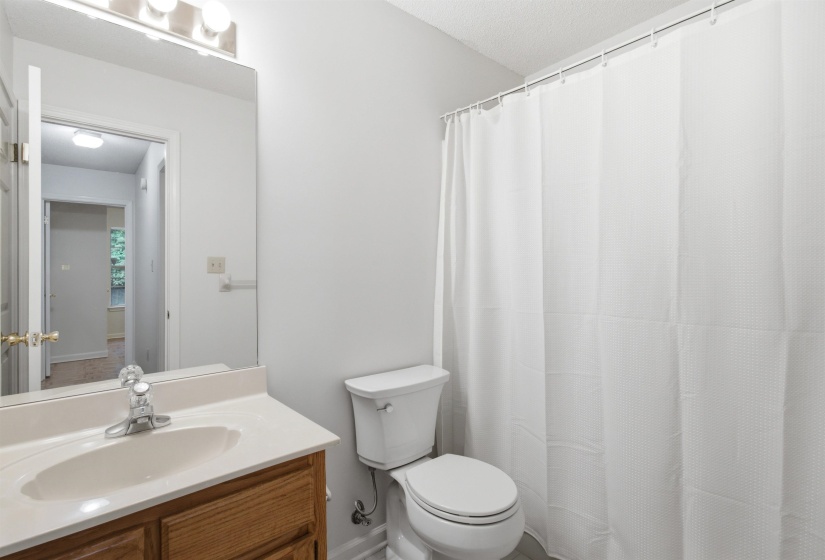 817 PECAN GARDENS CIR, Memphis, Tennessee 38122, 3 Bedrooms Bedrooms, 6 Rooms Rooms,2 BathroomsBathrooms,Residential,For Sale,PECAN GARDENS,10223296